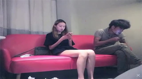 高价约炮长腿贫乳妹！大屌猛男偷拍实录