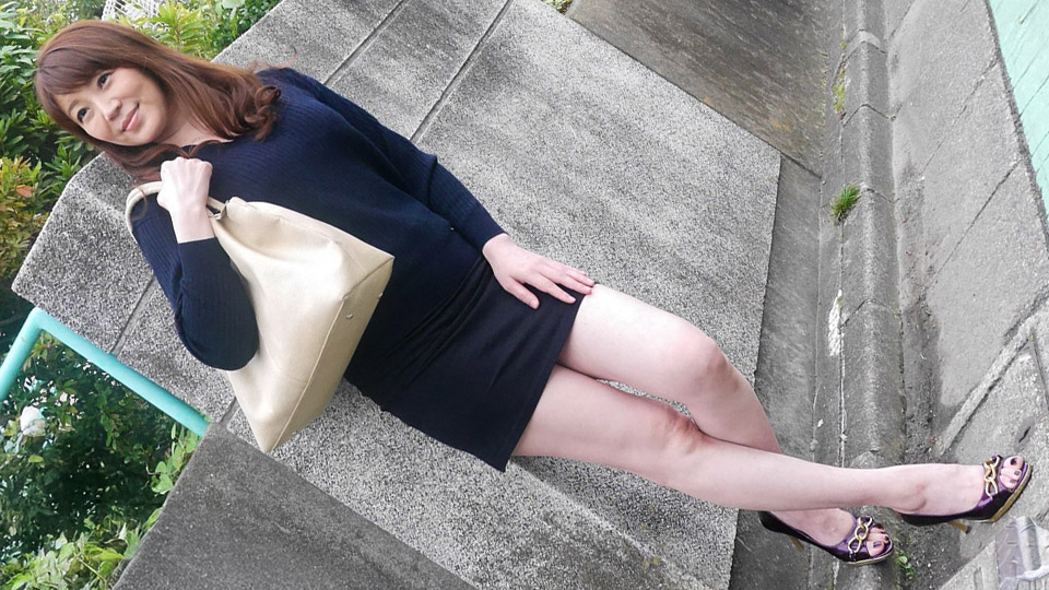 060525_100 勾引黑丝美腿人妻，当街狂干内射两发！